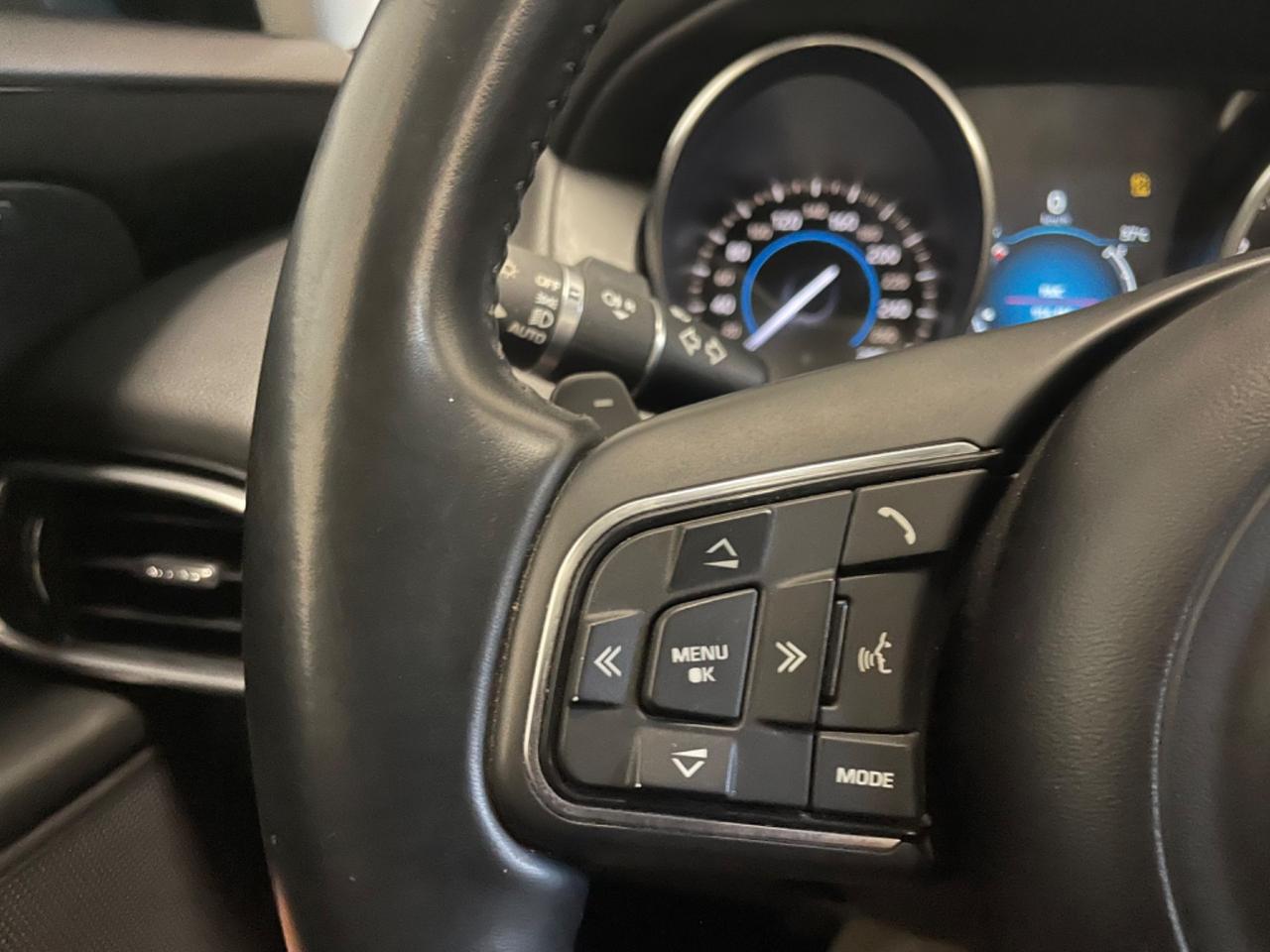 Jaguar XE 2.0 D Turbo 180 CV AWD aut. R-Sport km 104.000