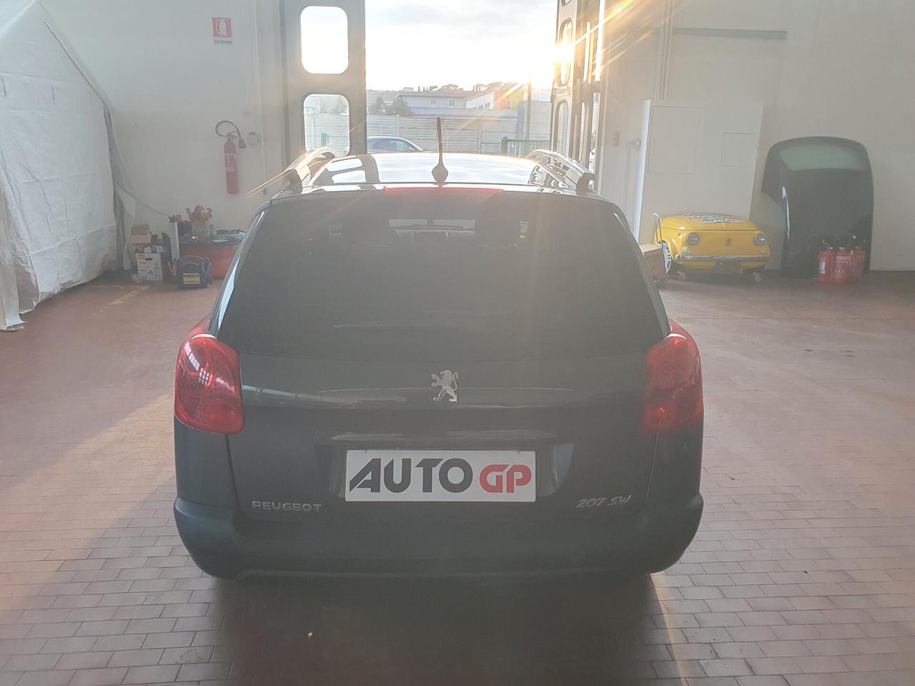 Peugeot 207 1.4 8V 75CV benzina GPL Neop 2010