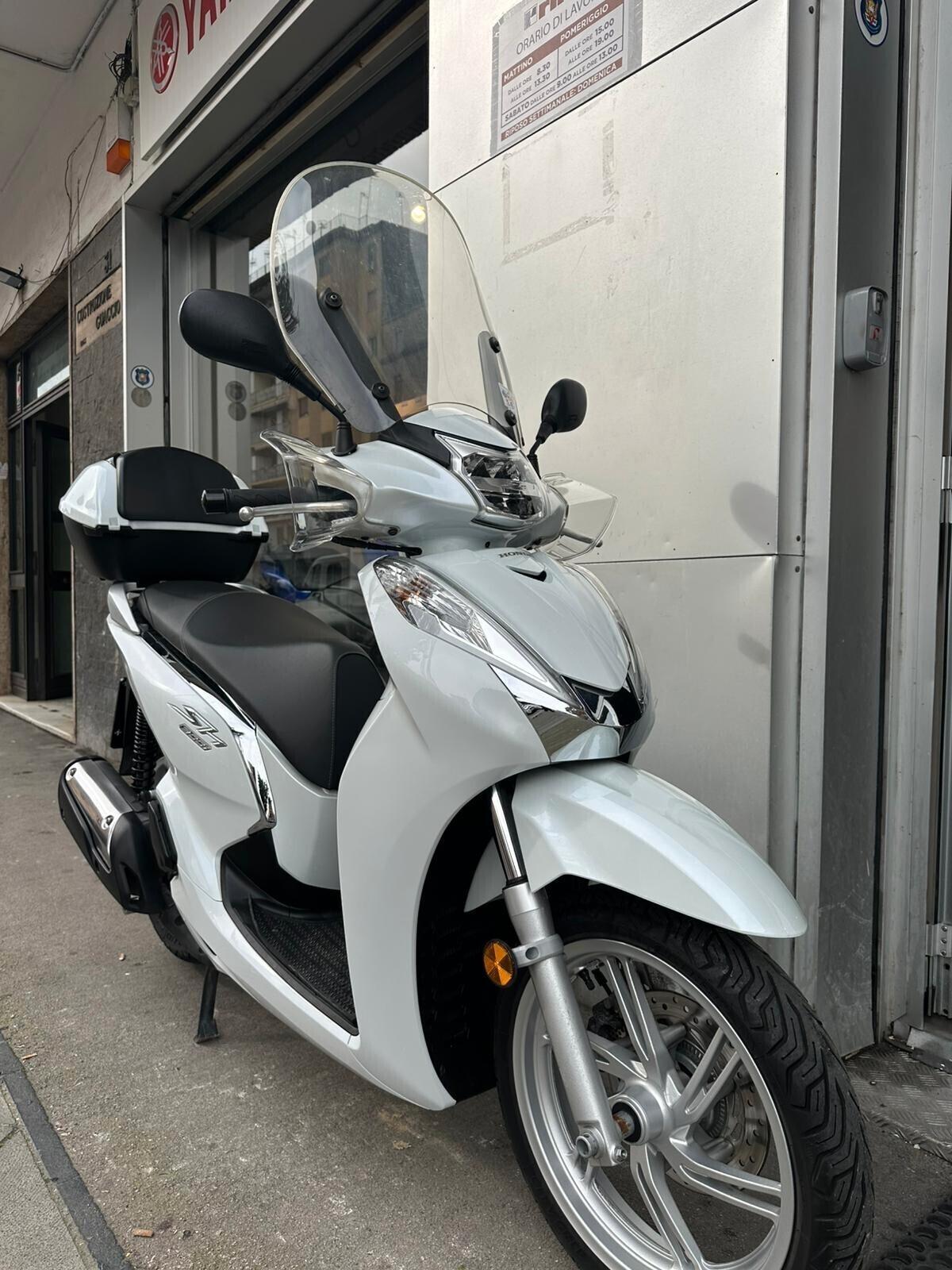 Honda SH 300 BIANCO PERLATO