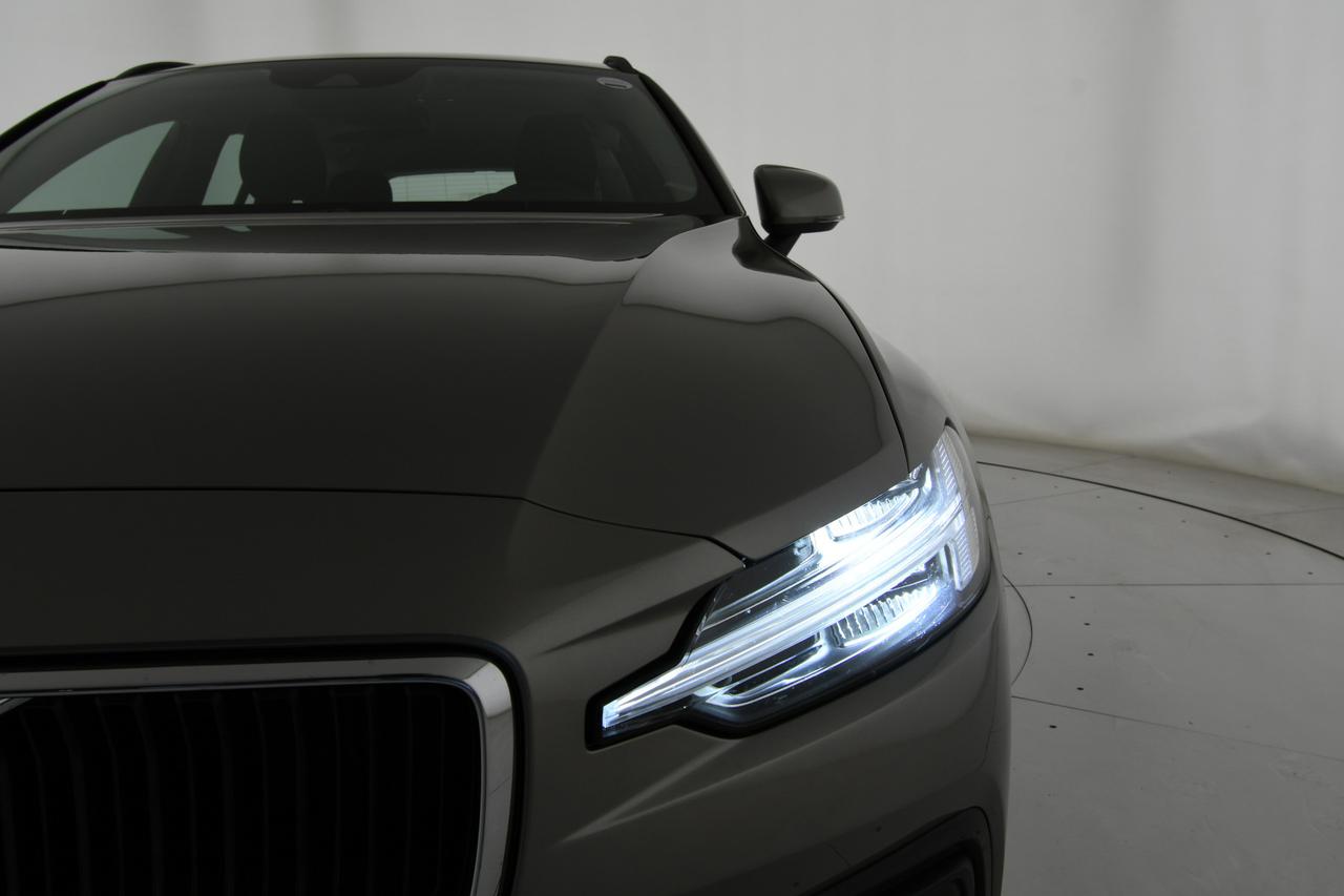 VOLVO V60 2.0 b4 Momentum Business auto NEOPATENTATI+C17"