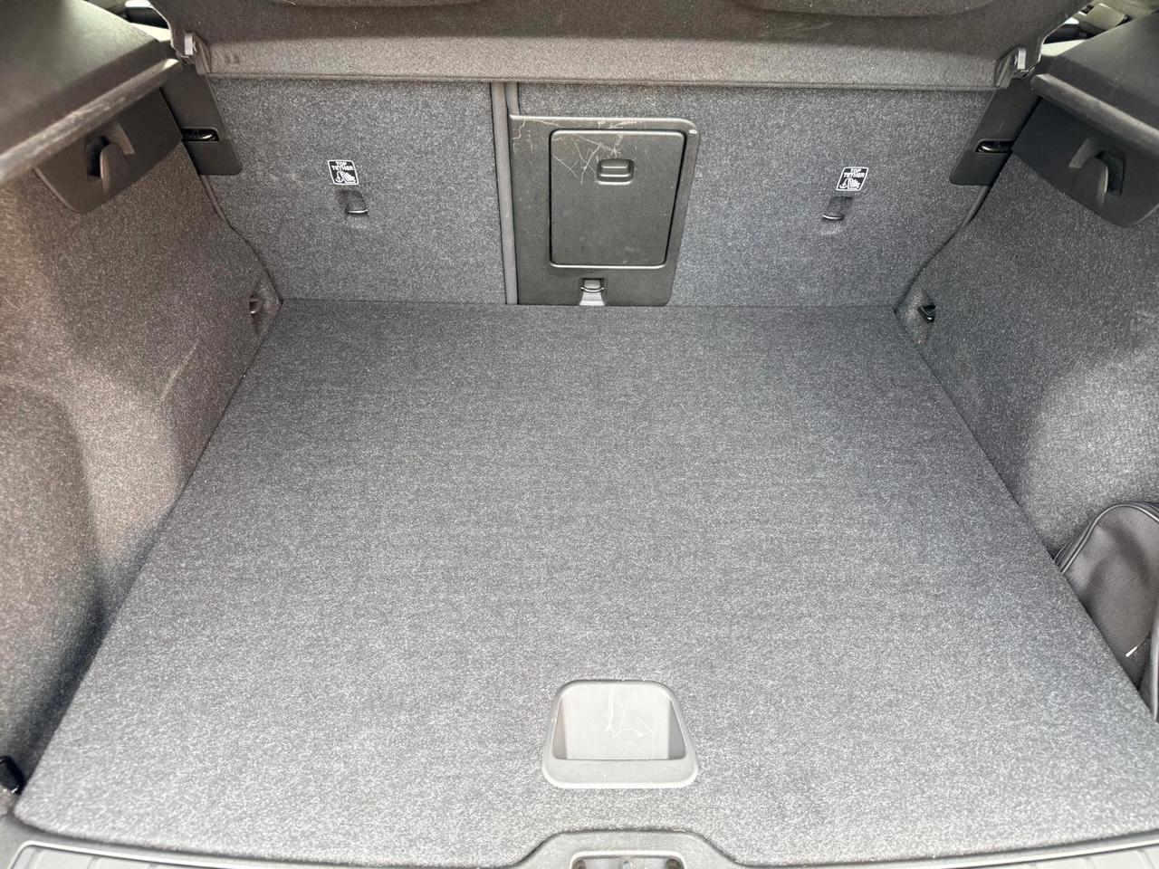 Volvo XC40 T3 Momentum 163CV My21