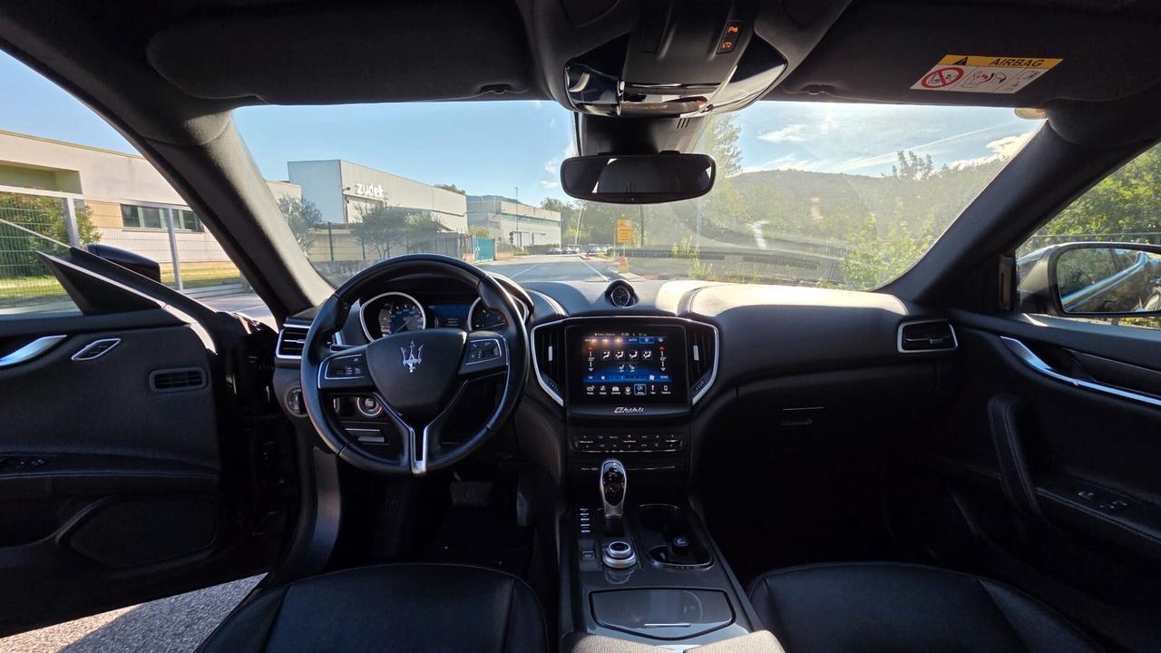 Maserati Ghibli V6 Diesel 275 CV Nerissimo Edition