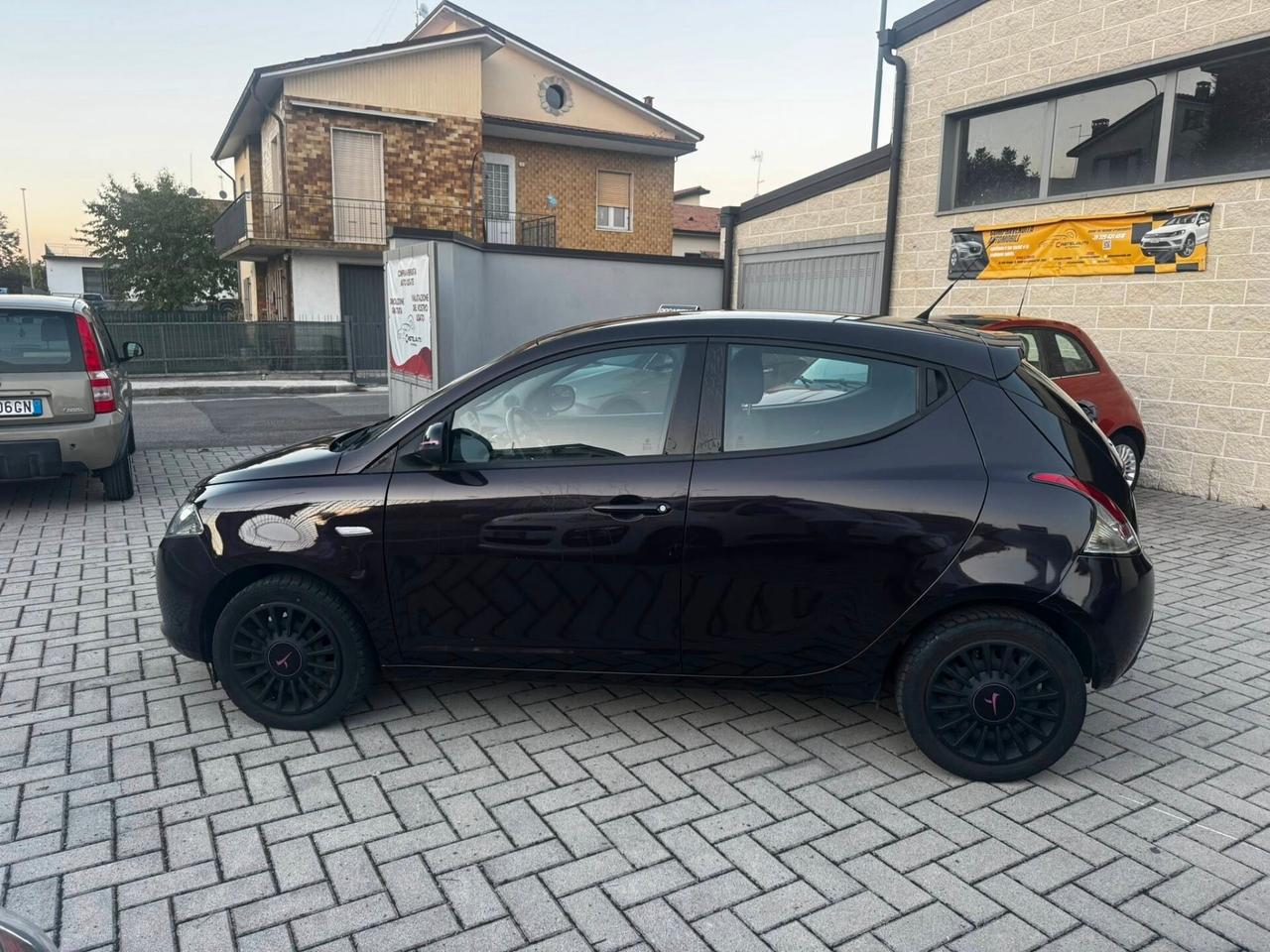 Lancia Ypsilon 1.2 69 CV 5 porte S&S Platinum