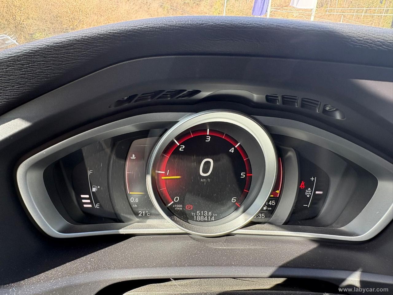 VOLVO V40 D2 R-design