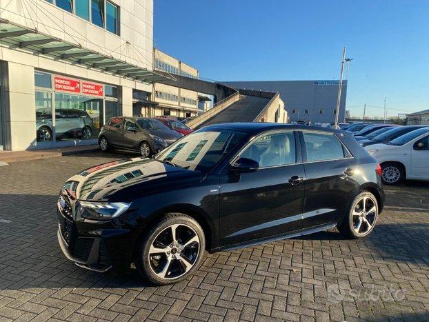 AUDI A1 SPB 30 TFSI Identity Black EDITION