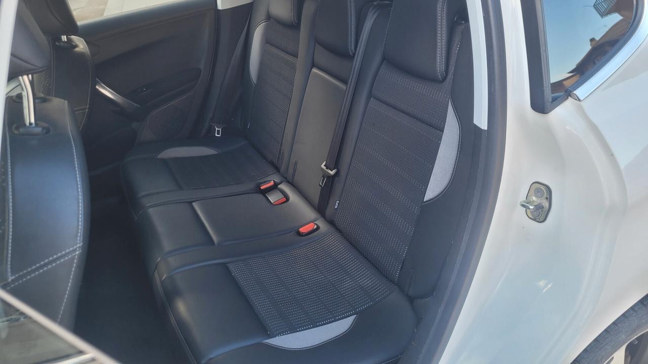 Peugeot 2008 1.6 e-HDi 92 CV Stop&Start Urban Cross