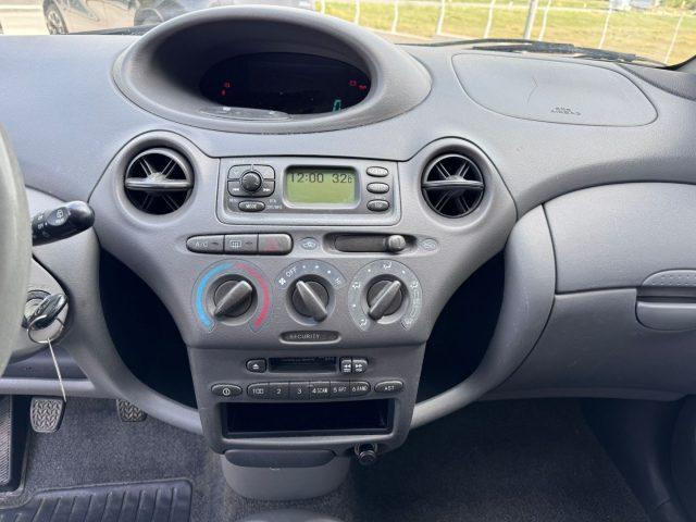 TOYOTA Yaris 1.0i 16V cat 5 porte OK neopatentati