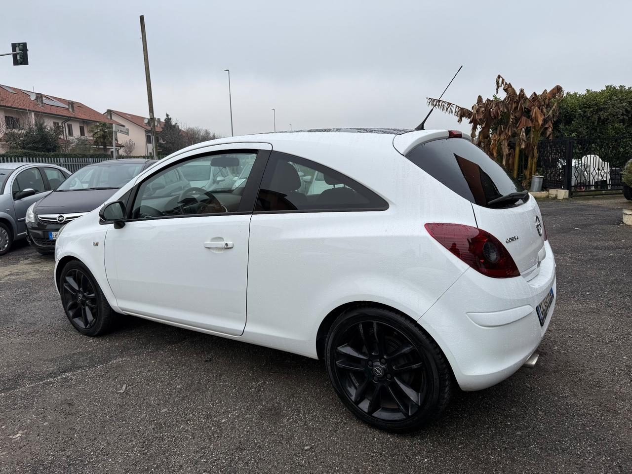 Opel Corsa 1.2 3 porte b-color bianca