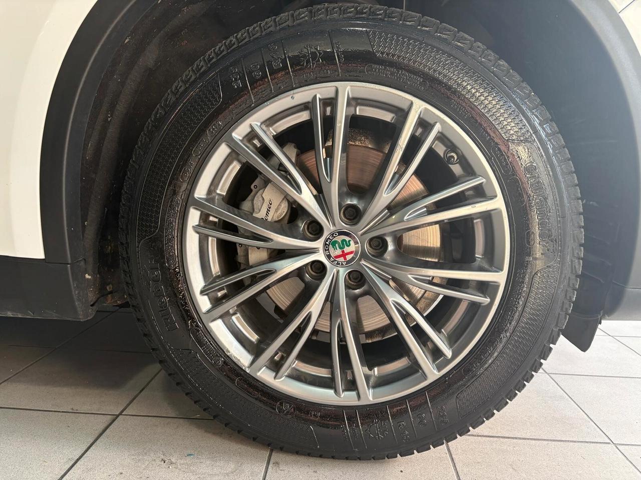 Alfa Romeo Stelvio 2.2 Turbodiesel 180 CV AT8 Q4 Business