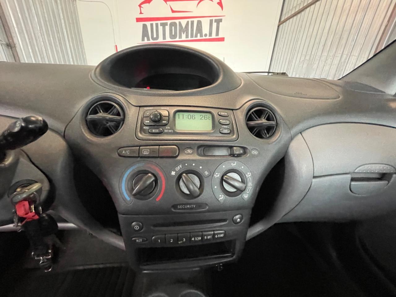 Toyota Yaris 1.3i 16V cat 3 porte AUTOMATICA