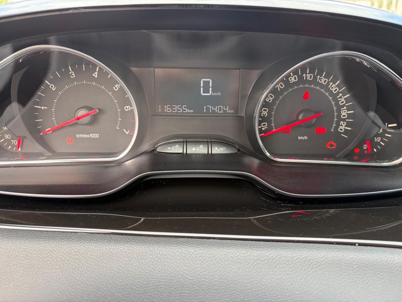 Peugeot 208 1.2 benzina 2014
