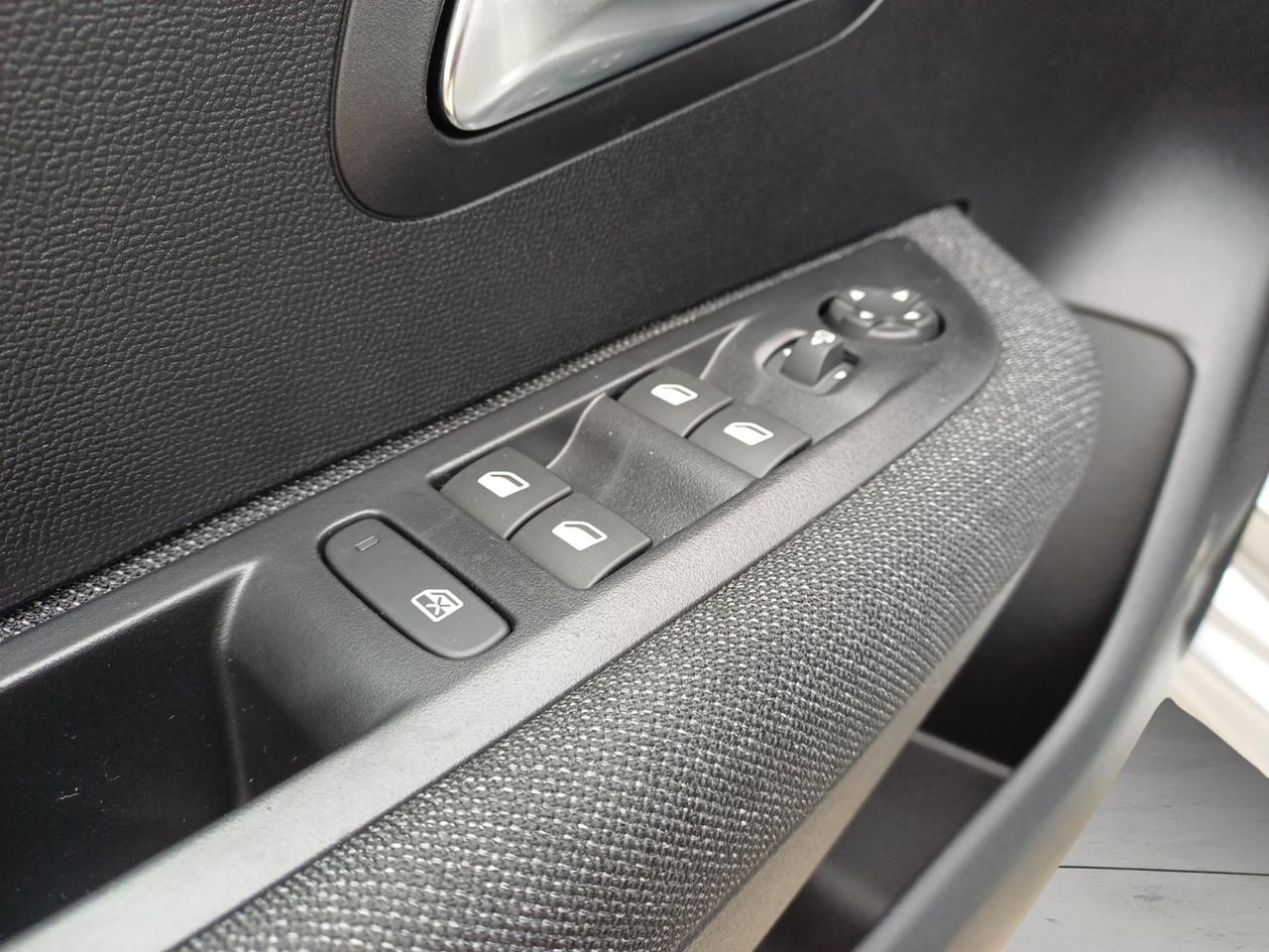 PEUGEOT 208 5P - Business Hybrid 110 E-DCS6