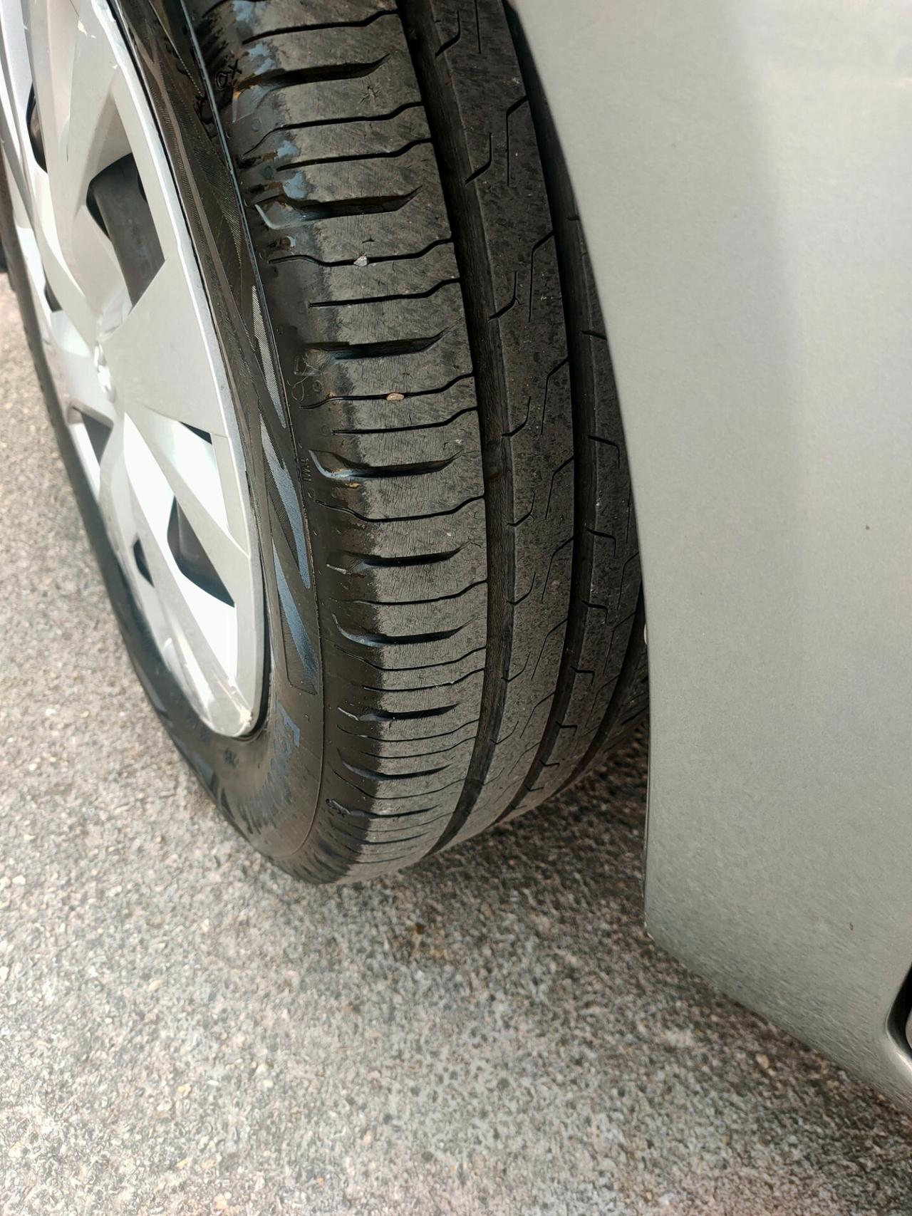 Toyota Yaris 1.3 3 porte M-MT Navi GPL