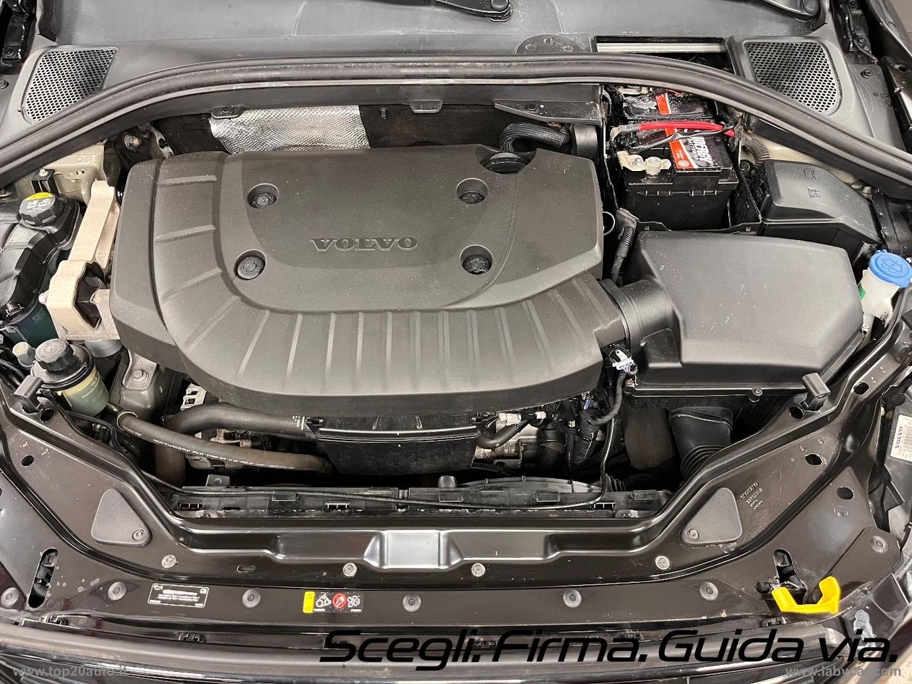 VOLVO XC60 2.4 D4 4X4 AUTOMATICA R-DESIGN EURO6