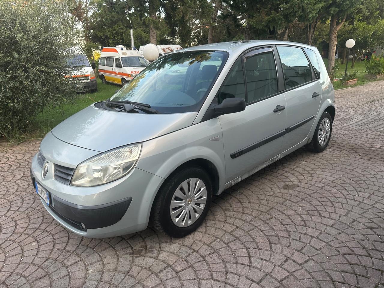 Renault Scenic Scénic 1.5 dCi/82CV IDONEA PER NEOPATENTATI PERMUTABILE