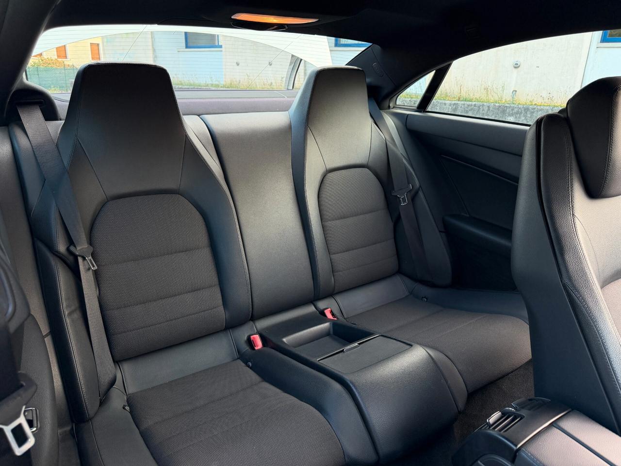 Mercedes E 220 CDI Coupé BlueEFFICIENCY