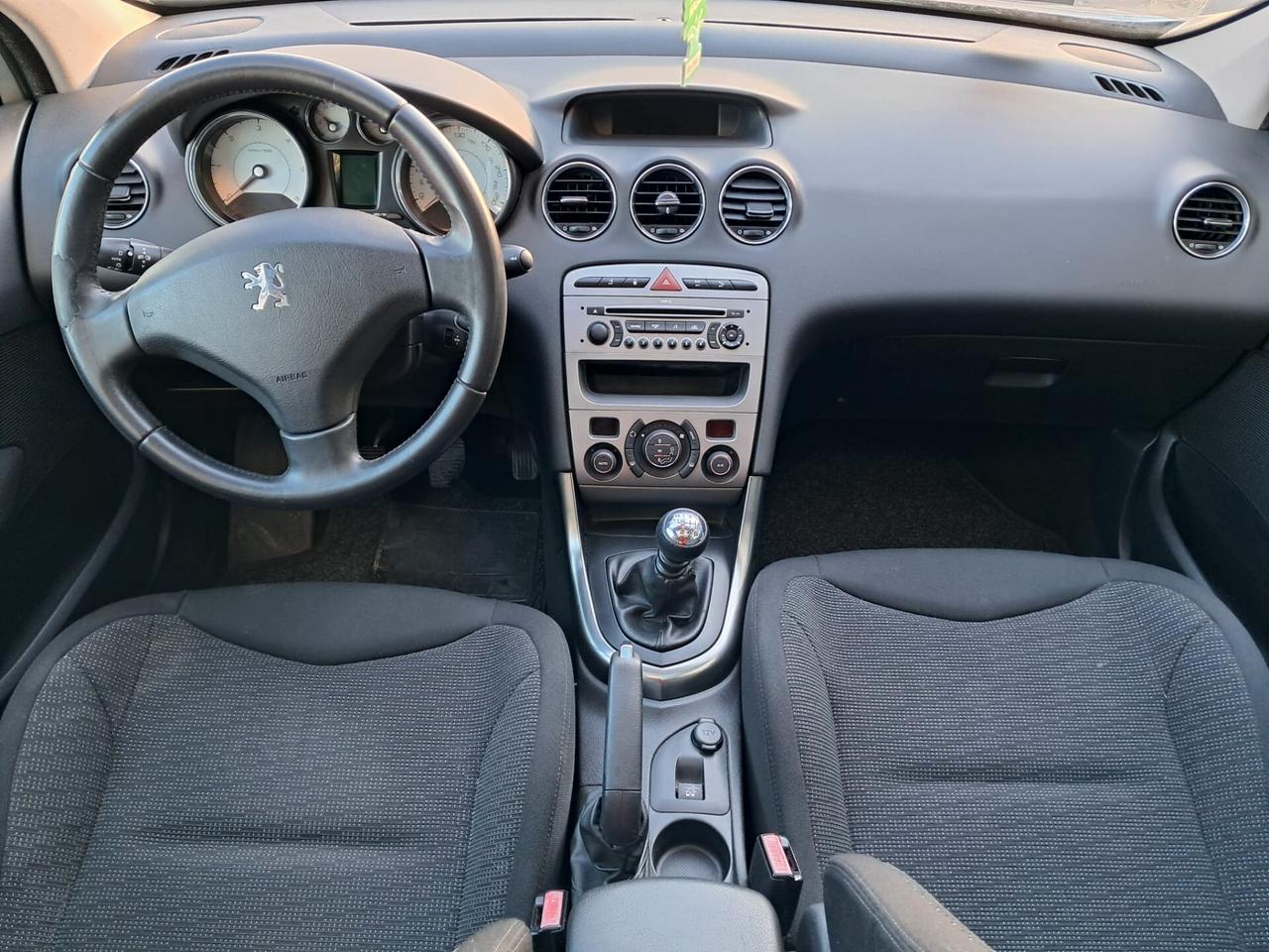 Peugeot 308 2.0 HDi 136CV aut. SW Ciel Féline