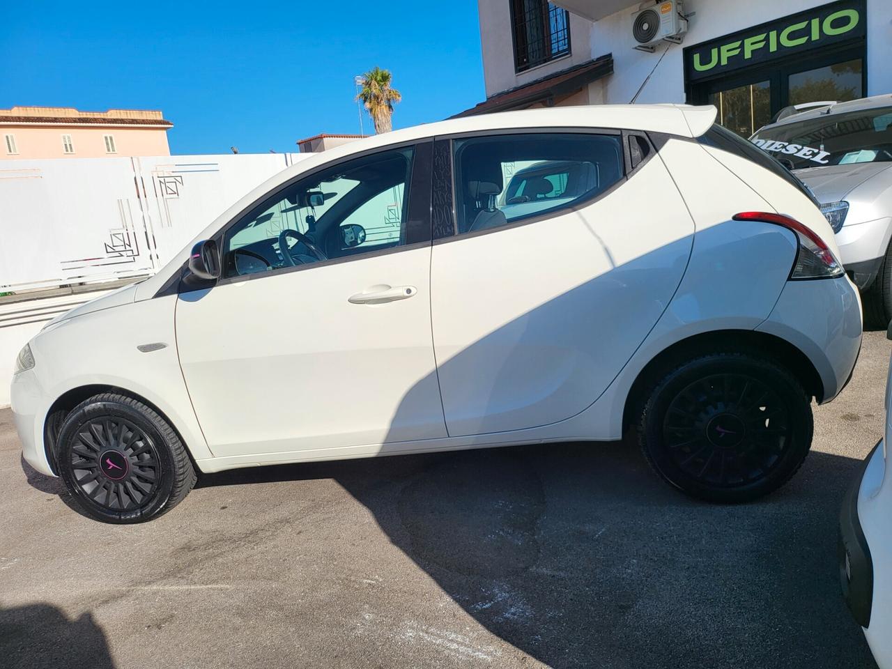 Lancia Ypsilon - 2014 1.2 69 CV 5 porte GPL Ecochic Elefantino