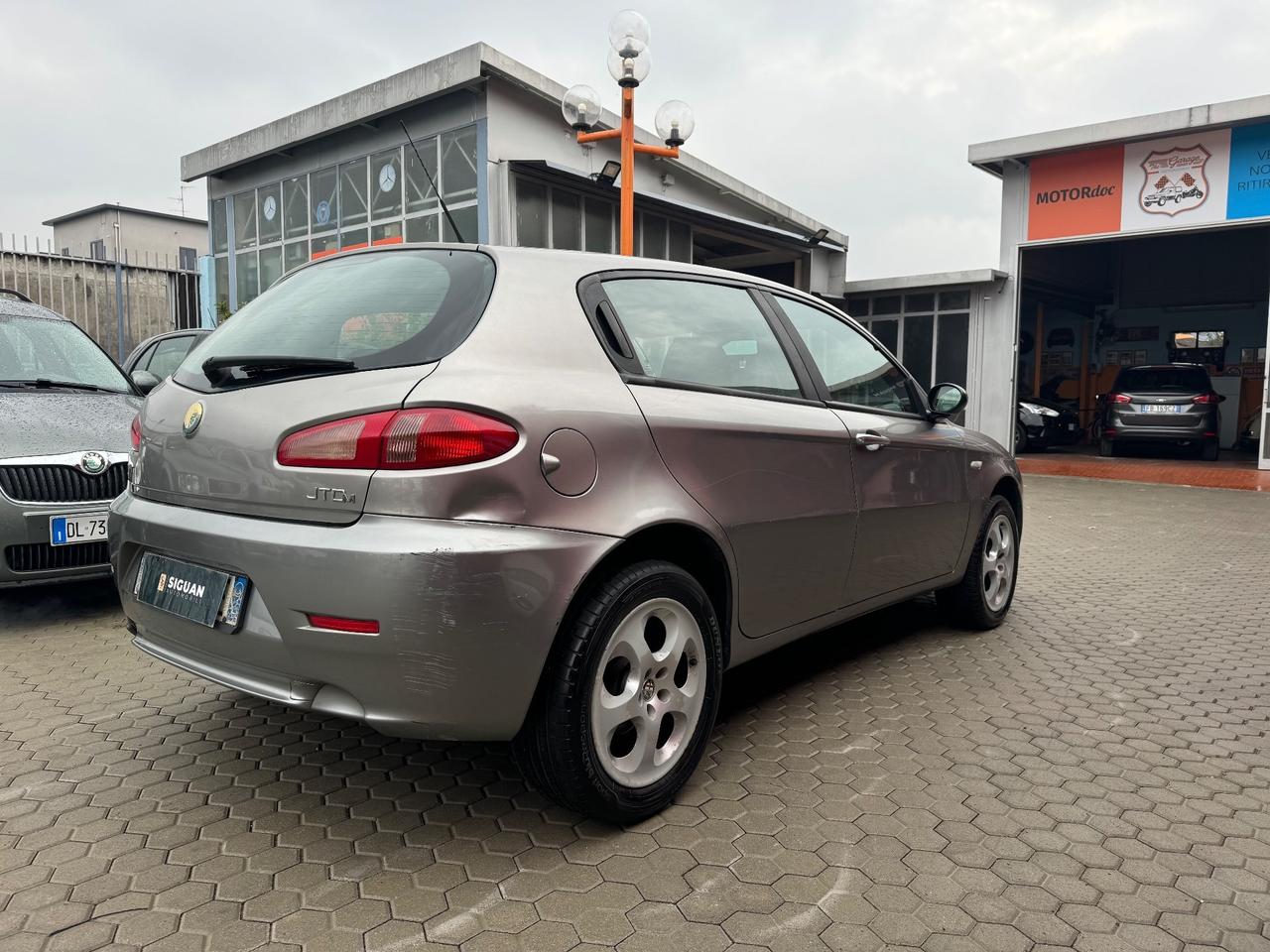 Alfa Romeo 147 1.9 JTD (120) 5 porte Distinctive