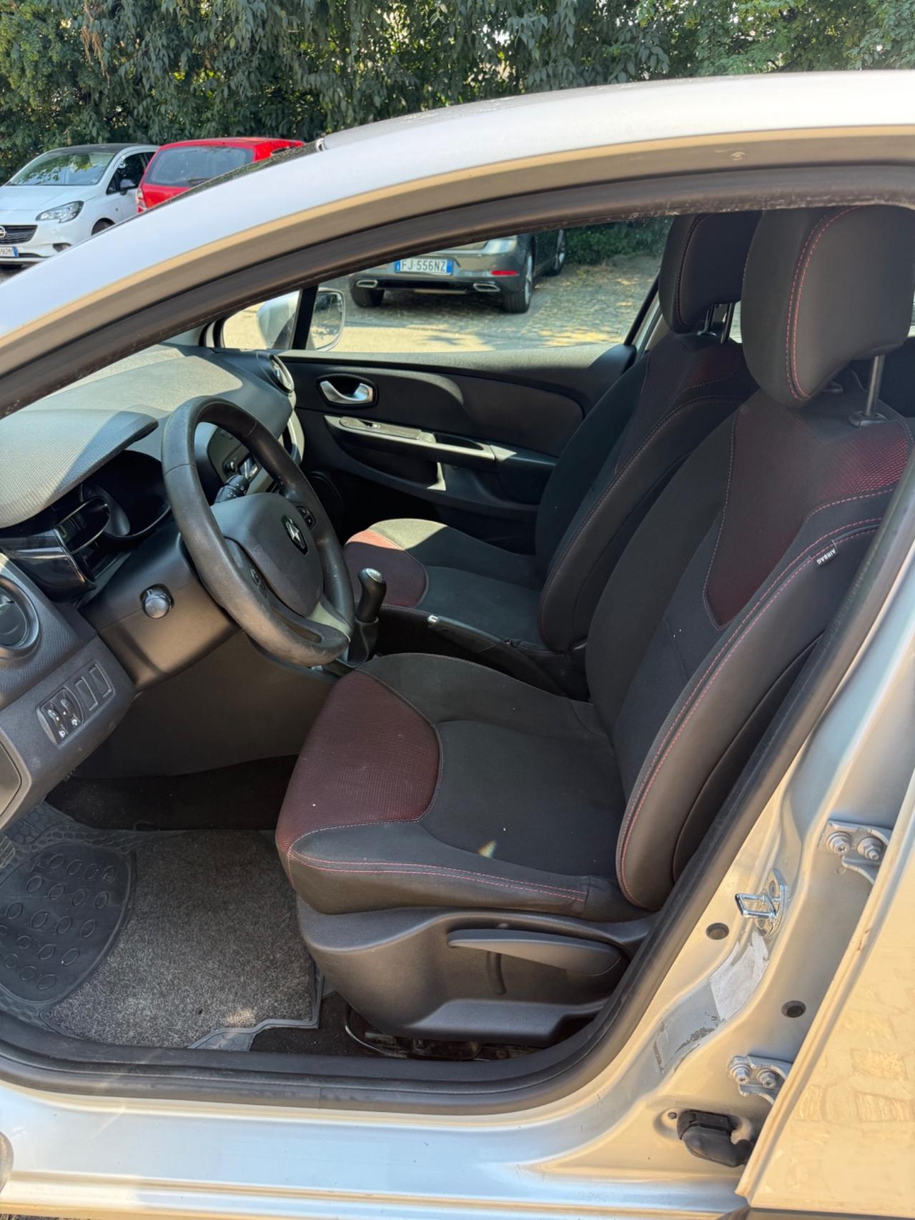 Renault Clio 1.2 75 CV 5 porte Duel