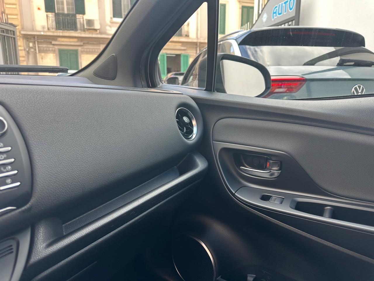 Toyota Yaris 1.0 5 porte Lounge