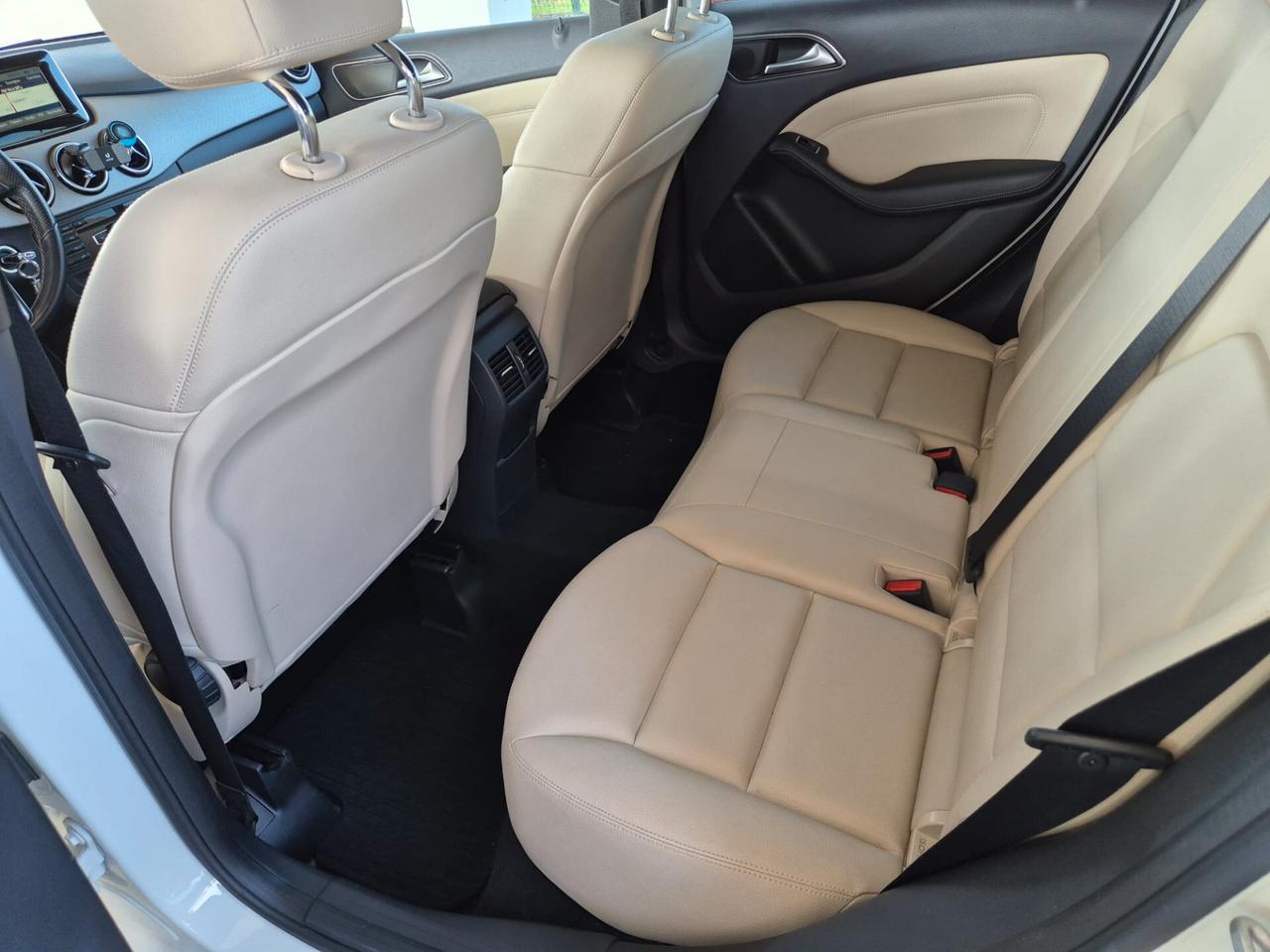 Mercedes-benz B 180 d Premium