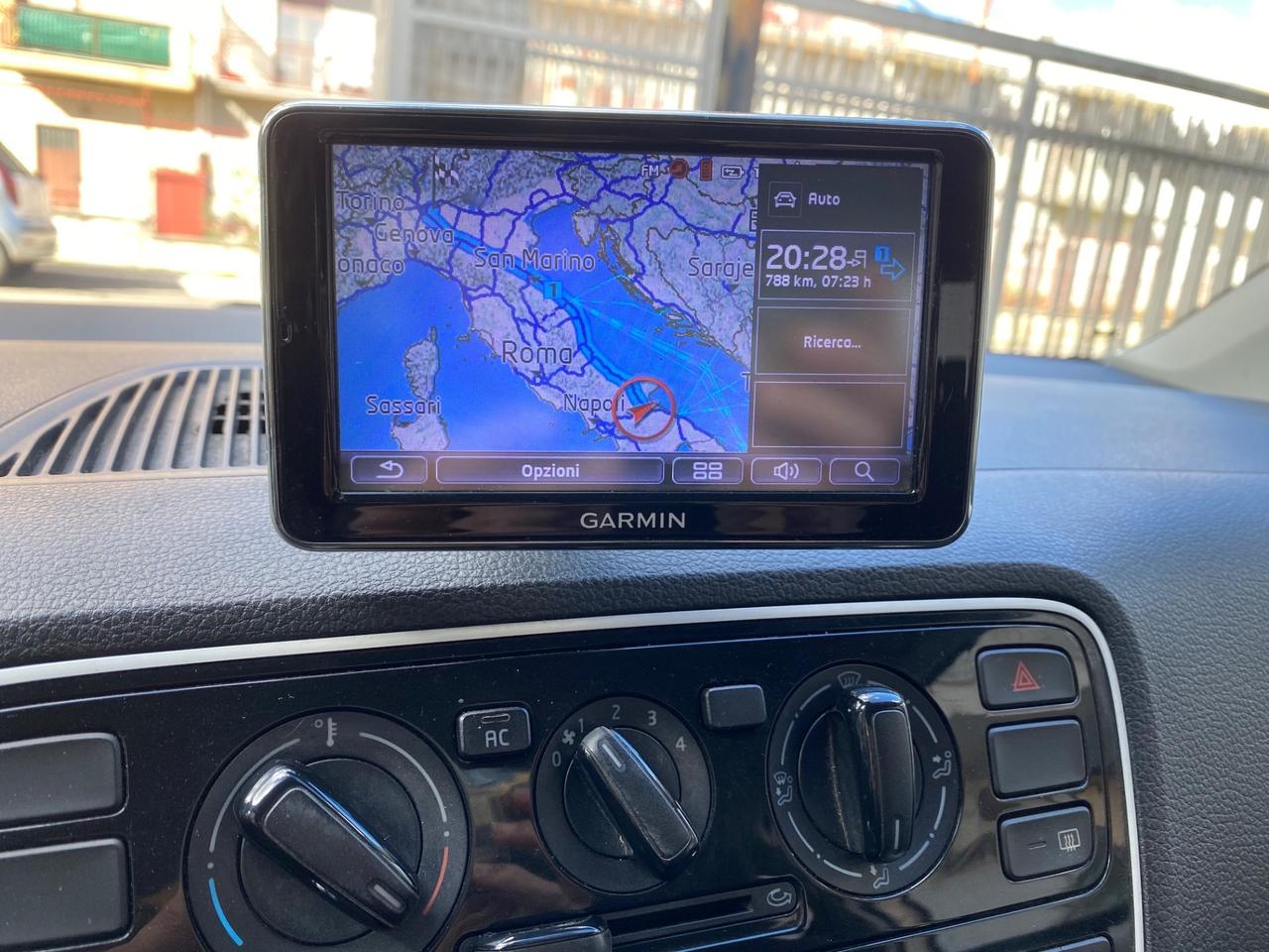 Volkswagen up! 1.0 3p. take