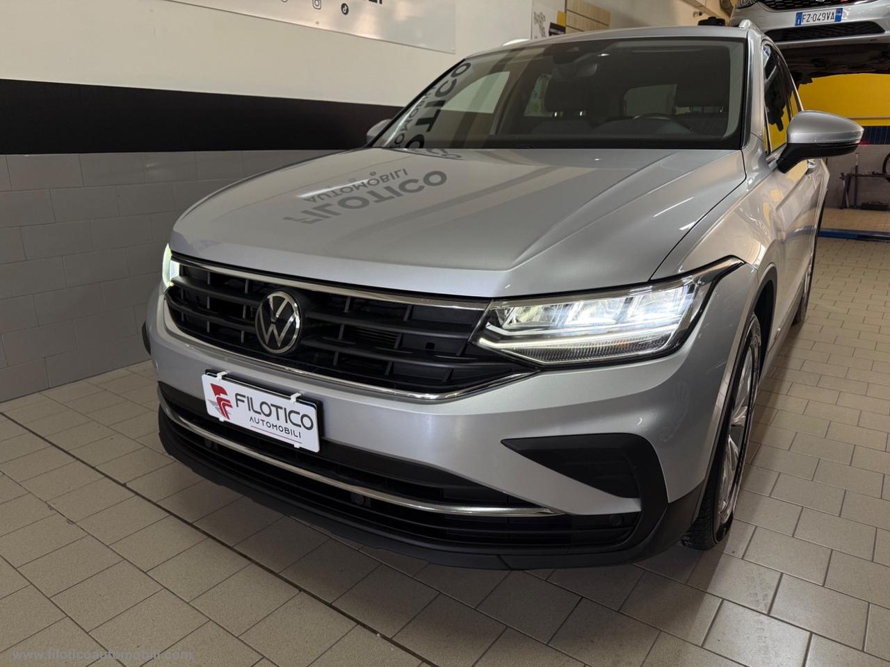 VOLKSWAGEN Tiguan 2.0 TDI 150CV SCR DSG Life KM 66236 - FARI FULL LED