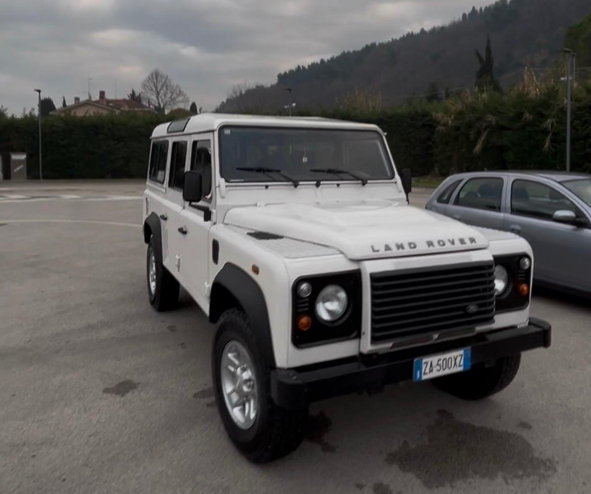 Land Rover Defender 110 2.4 TD4 Hard Top SE