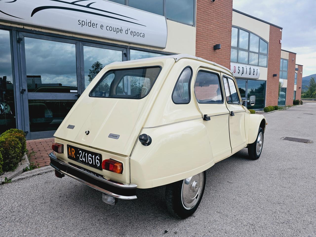 Citroen 2CV 6 Special Diane Asi con Crs