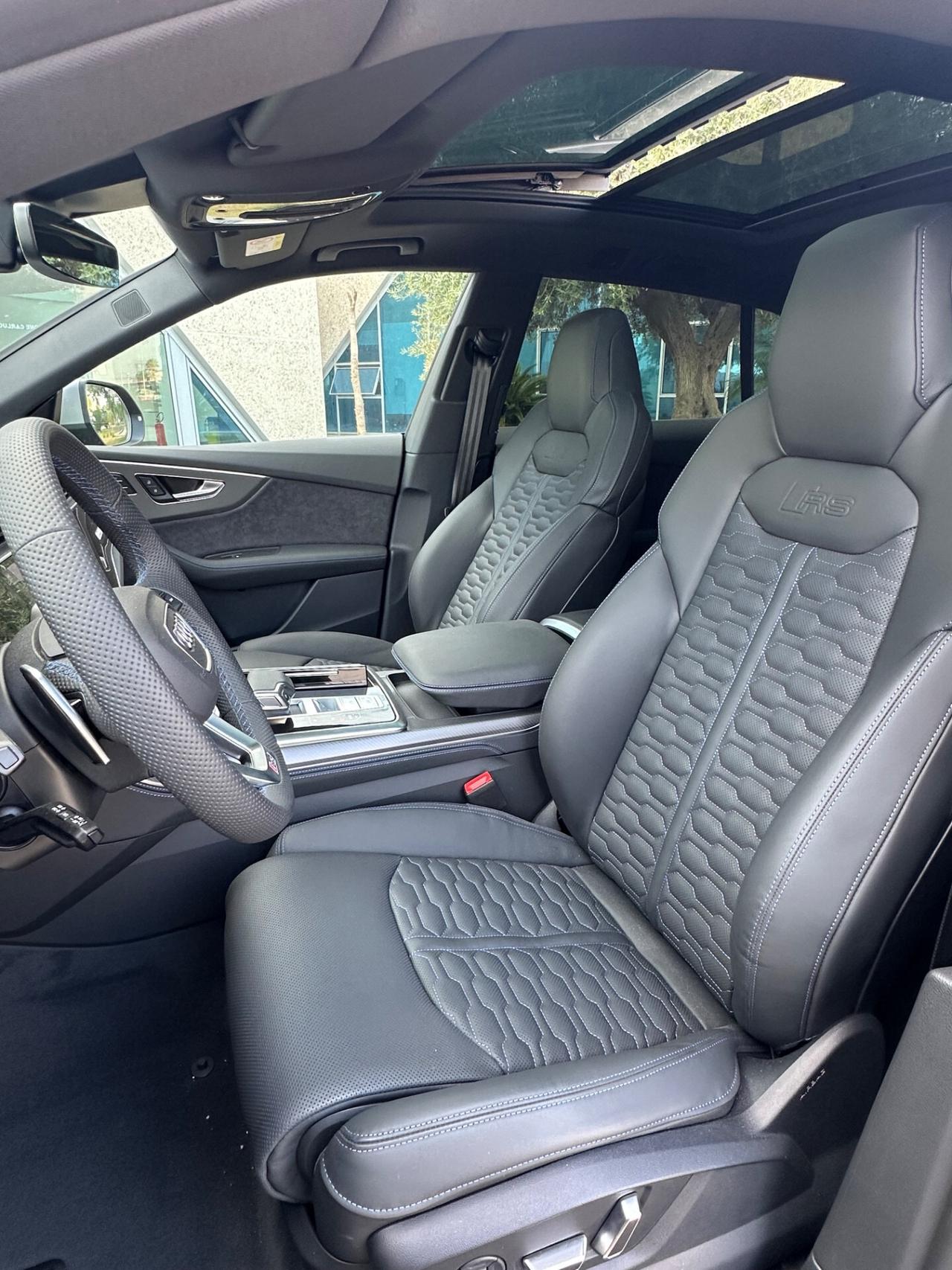 Audi RS Q8 performance possibilità noleggio no scoring