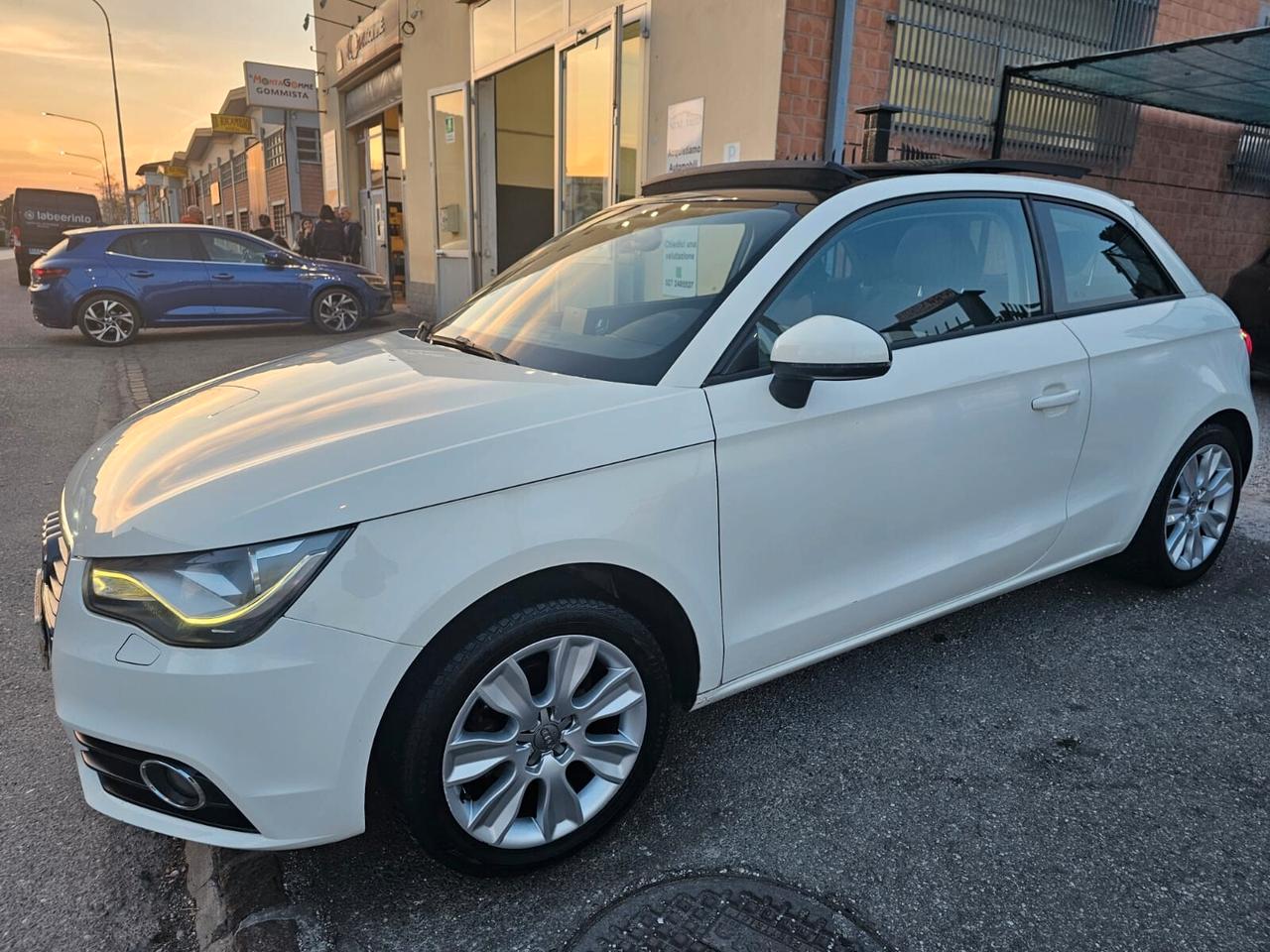 Audi A1 1.6 TDI 90cv Ambition*Tetto*Bi-Xeno*Led*Euro5*Neop