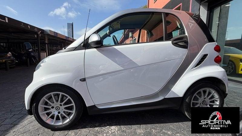 smart fortwo SERVOSTERZO CARPLAY NAVI PELLE fortwo 1000 62 kW coupé passion