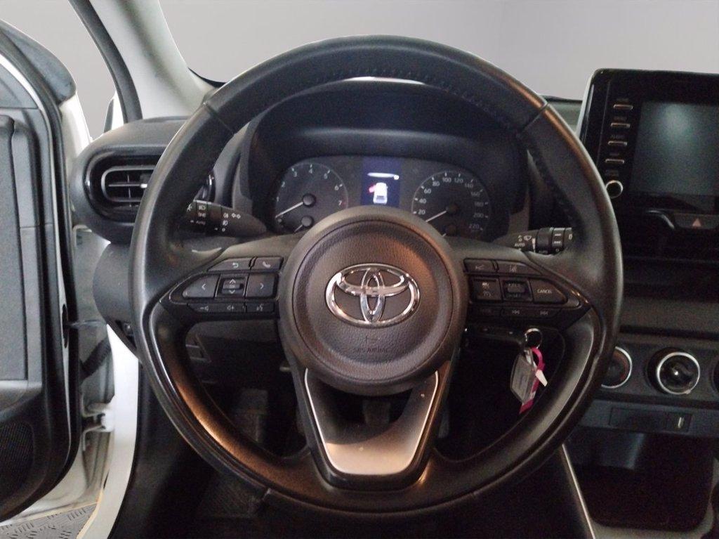 TOYOTA Yaris 1.0 active del 2023
