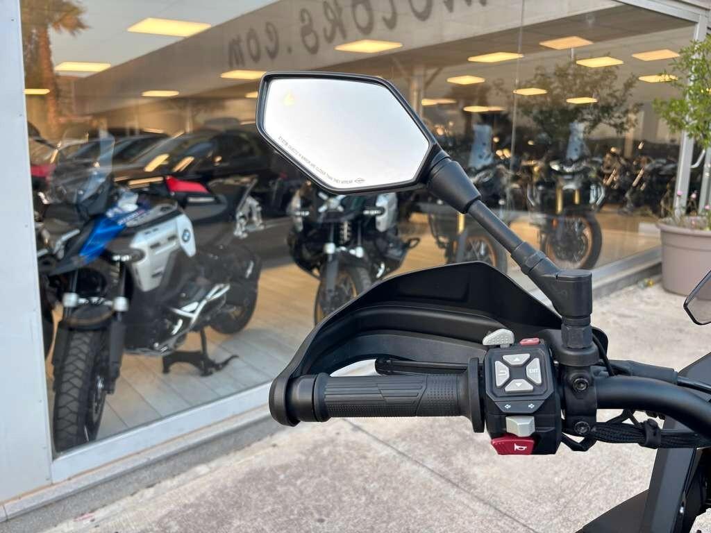 Voge Valico 900 DSX 2024 / KM 13.000 Tua a solo 69 Euro al mese