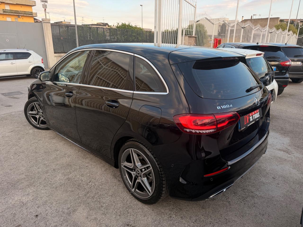 Mercedes-benz B 180 d Automatic Premium AMG KIT LUCI
