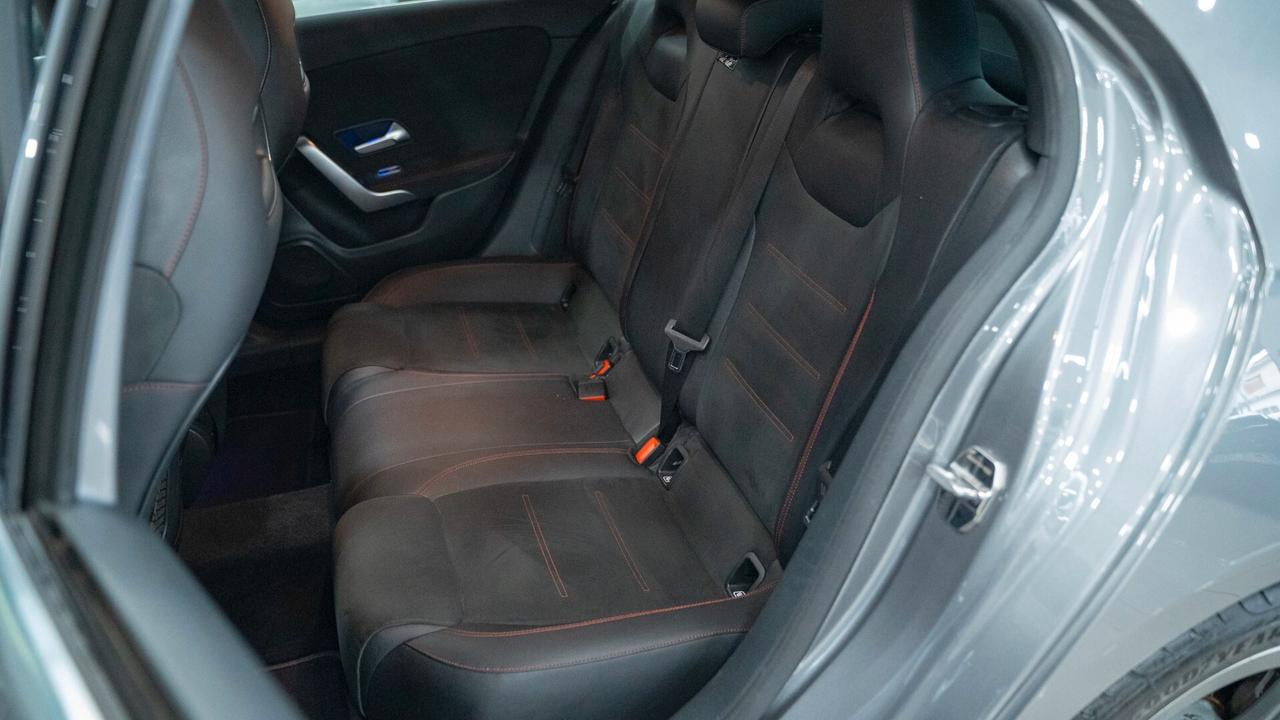 Mercedes-benz A 180 D PREMIUM PLUS AMG TETTO PACK LUCI XENO NAVI PELLE FULL OPTIONAL
