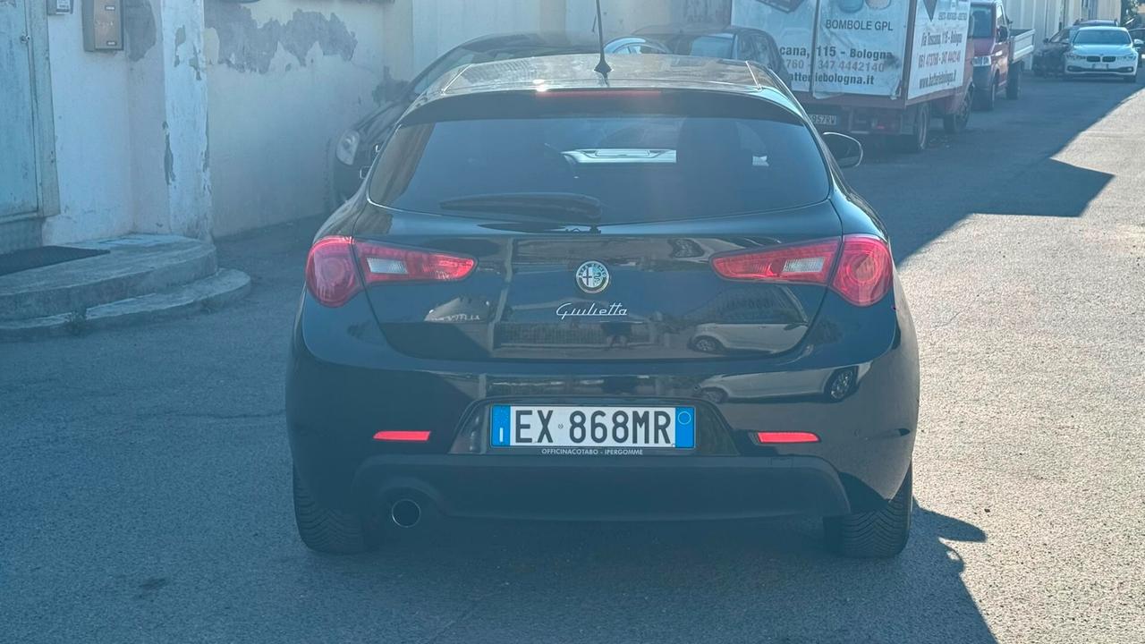 Alfa Romeo Giulietta 1.6 JTDm-2 105 CV Exclusive