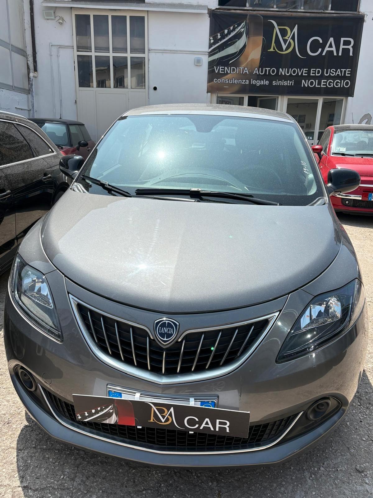 Lancia Ypsilon 1.0 FireFly 5 porte S&S Hybrid Ecochic Silver