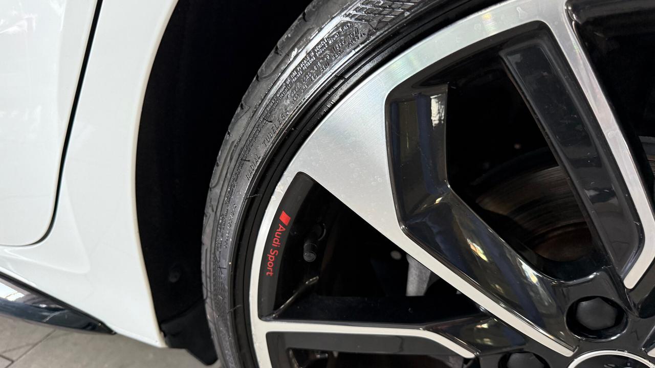 AUDI A3 SPORTBACK S LINE IDENTITY BLACK