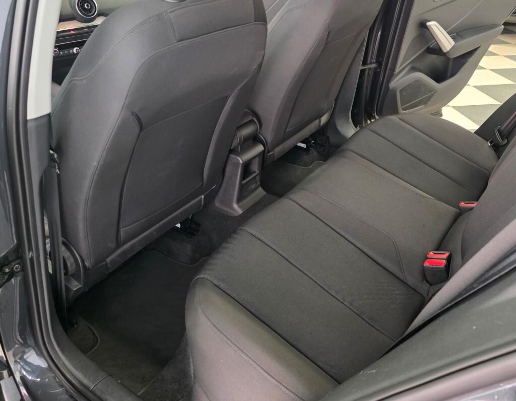 Audi Q2 35 TDI quattro S tronic Business