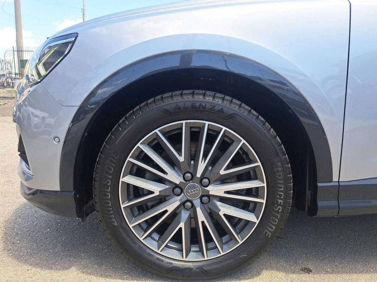 Audi Q3 45 TFSI quattro S tronic S line edition