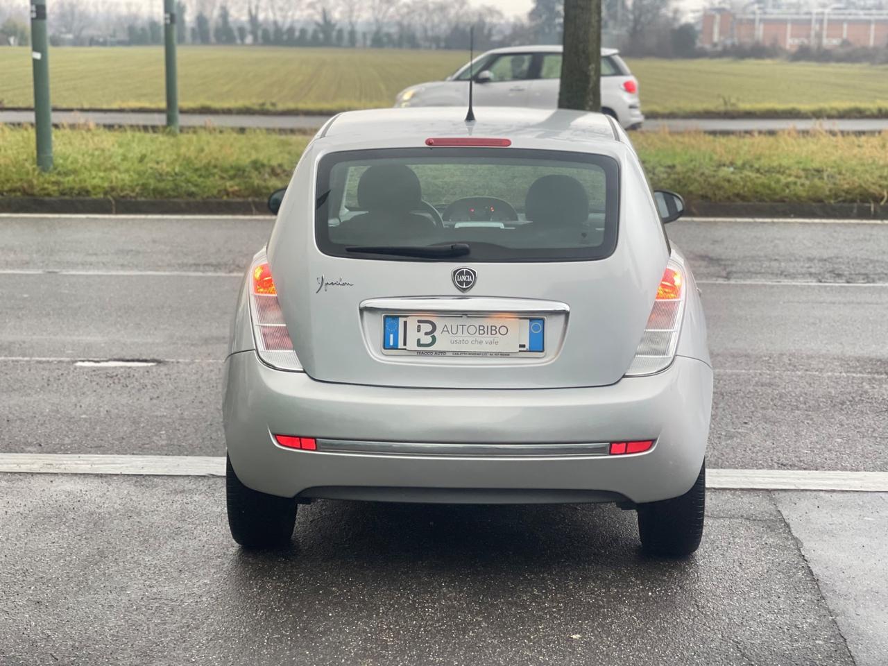 Lancia Ypsilon 1.2 69 CV Unyca