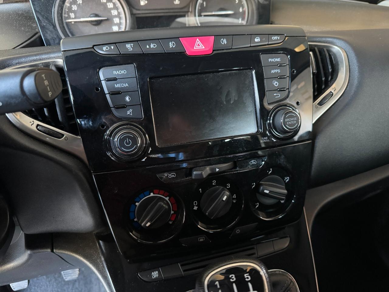 Lancia Ypsilon 1.2 69 CV 5 porte Platinum
