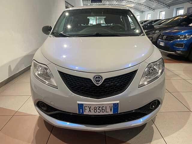Lancia Ypsilon 1.2 69 CV 5 porte Gold