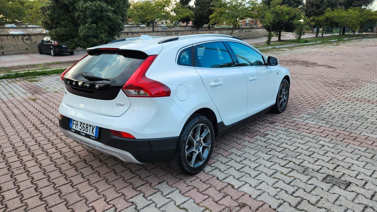 Volvo V40 Cross Country 2.0 TD 120cv Country D2