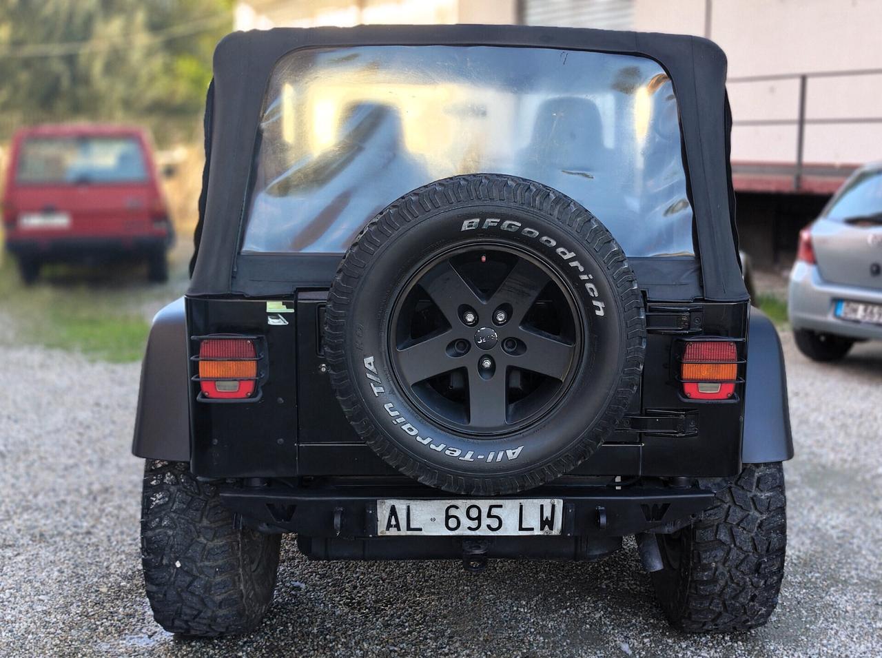 Jeep Wrangler 2.5 Soft top 4 posti