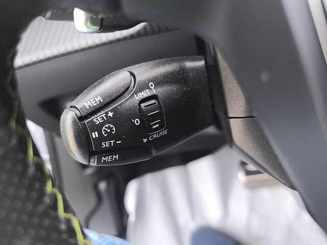 Peugeot 2008 PureTech 130 S&S EAT8 GT