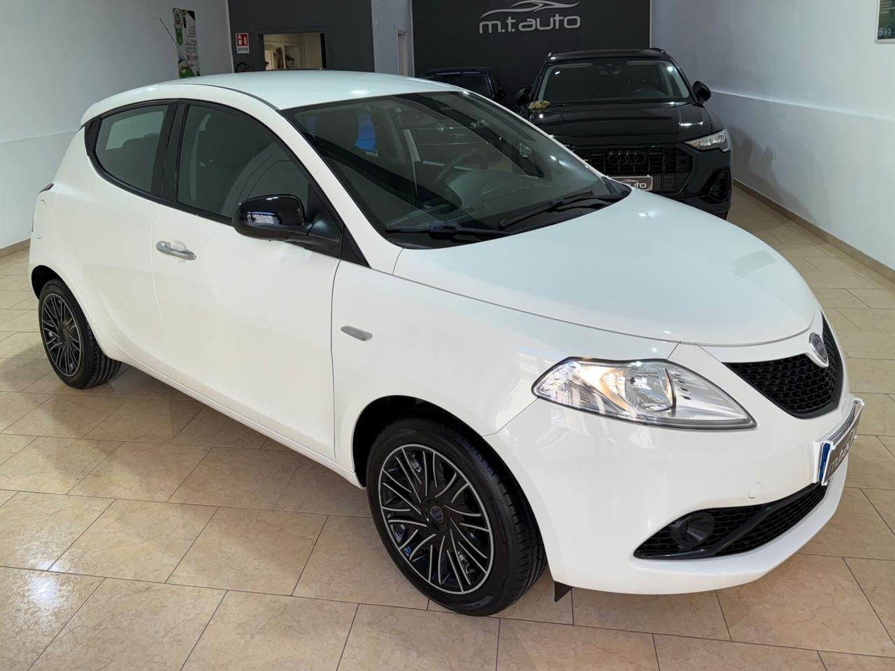 Lancia Ypsilon 1.2 69 CV 5 porte Gold