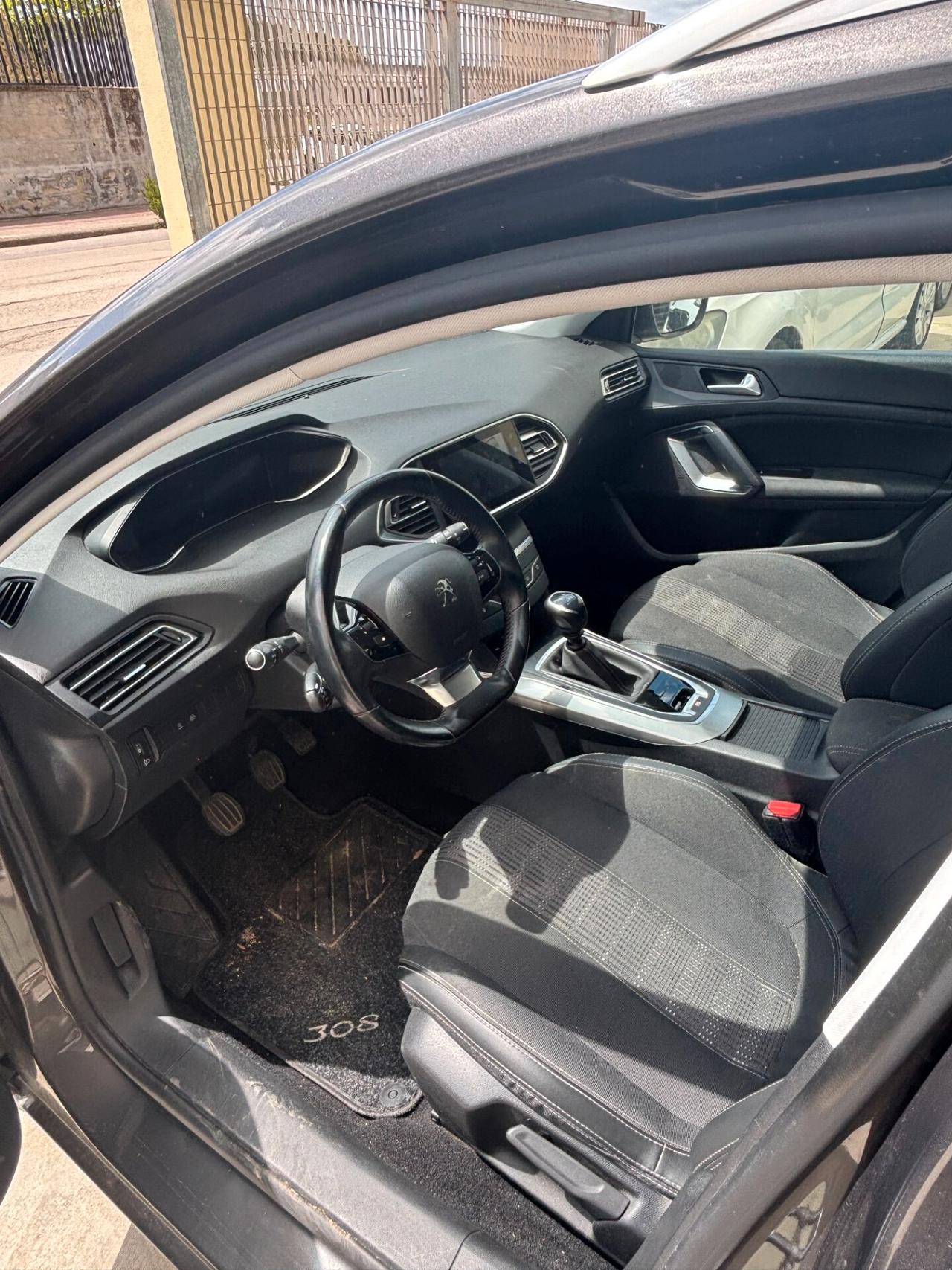 Peugeot 308 DIESEL 70MILA KM 2021
